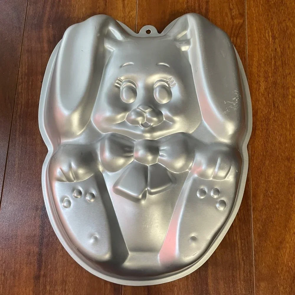 New Vintage 1987 Wilton Sunny Bunny Easter Cake Pan Mold